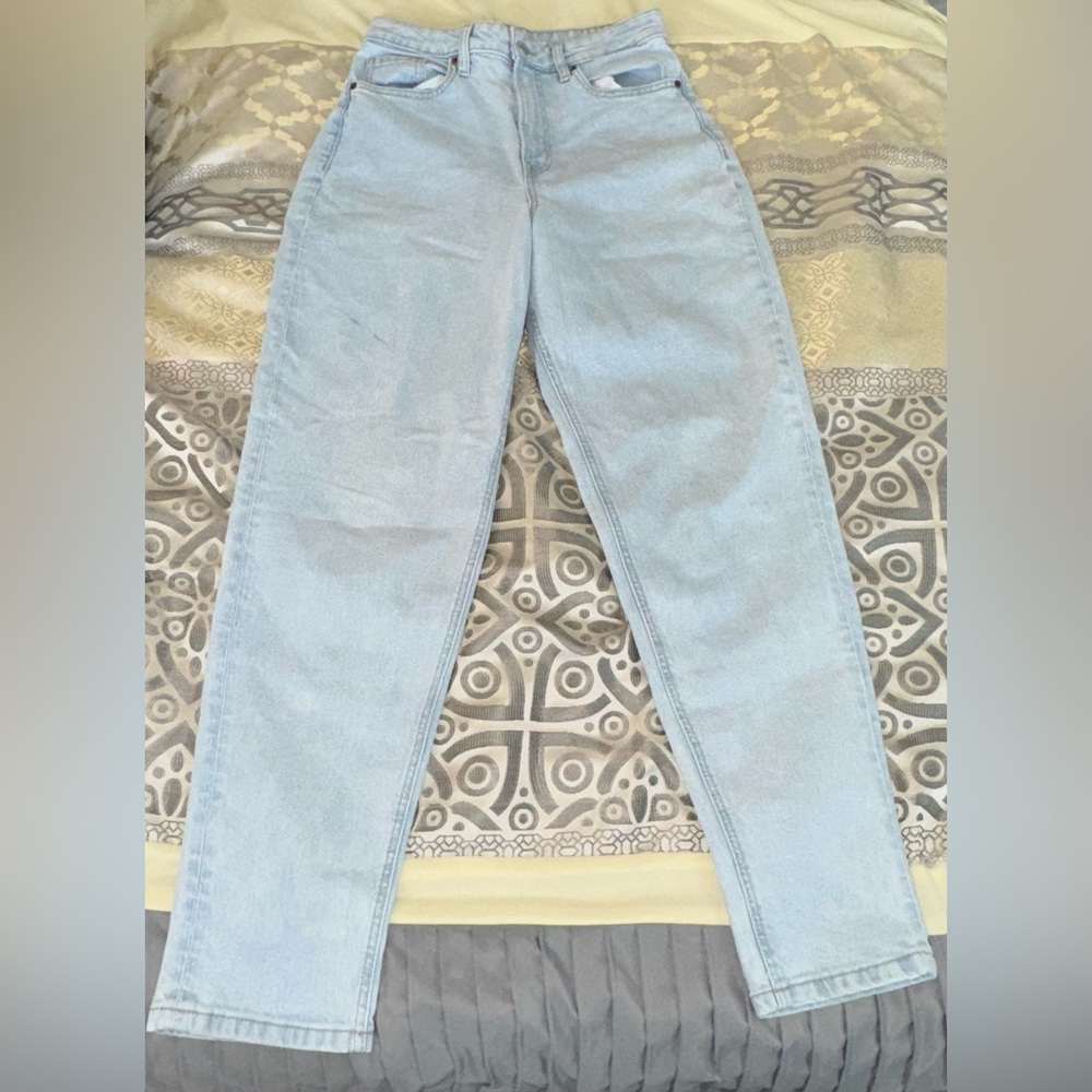 H&M High Rise Blue Jeans Classic Style